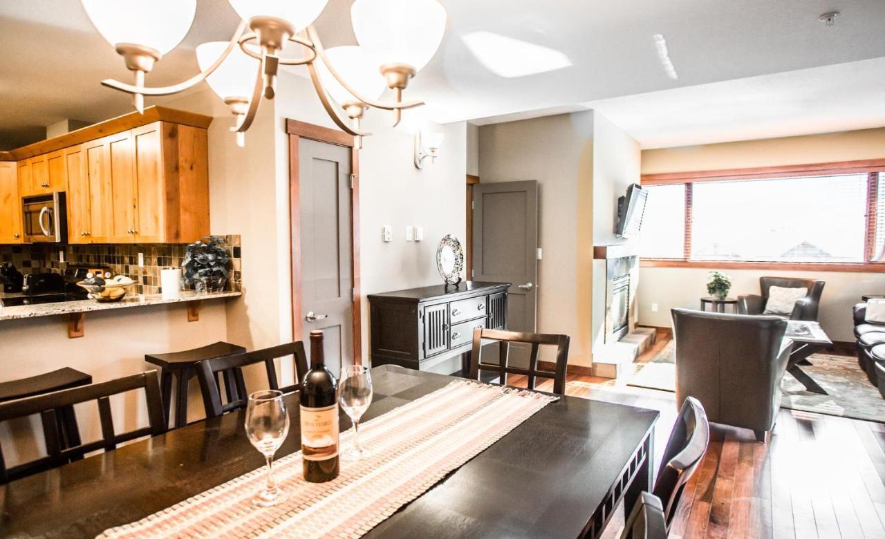 The Lookout - Top Floor Corner Unit With Stunning Views Vila Canmore Exterior foto