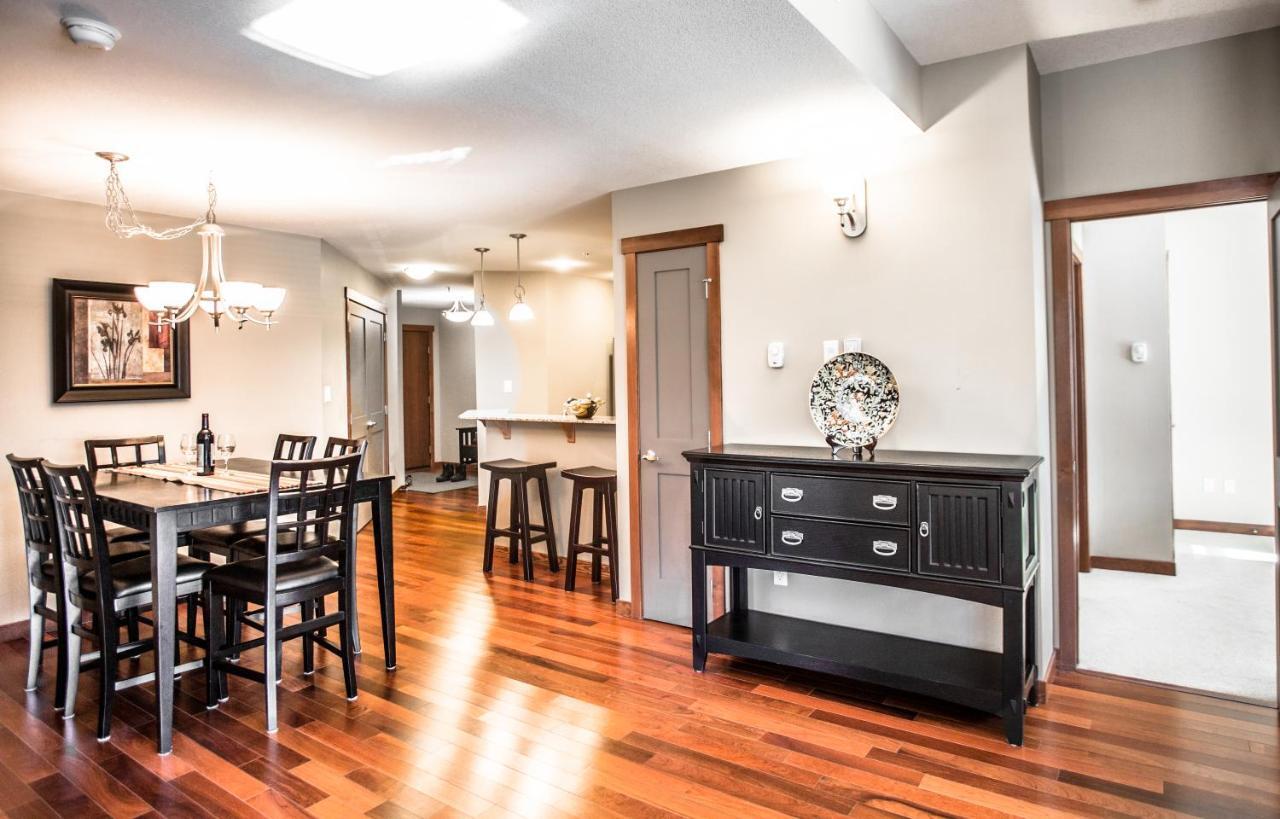 The Lookout - Top Floor Corner Unit With Stunning Views Vila Canmore Exterior foto